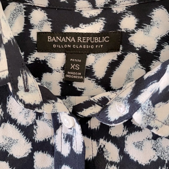 Banana Republic navy leopard print shirt - Picture 3 of 3